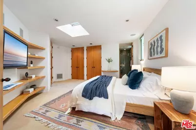1058 Vista Grande Dr, Pacific Palisades, CA 90272 - Photo 39