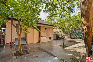 1379 W 37th Pl, Los Angeles, CA 90007 - Photo 23