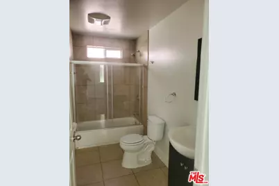 831 E 109th St, Los Angeles, CA 90059 - Photo 7