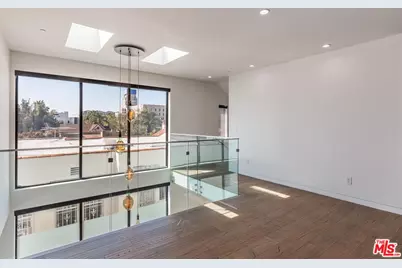 458 S Sycamore Ave, Los Angeles, CA 90036 - Photo 13
