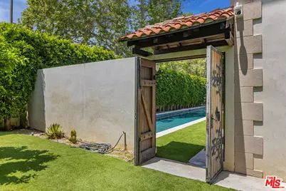 11159 La Maida St, Los Angeles, CA 91601 - Photo 25