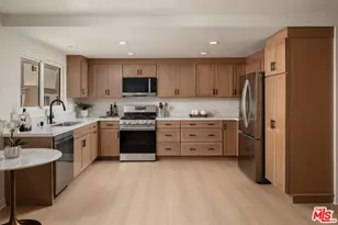 17173 Palisades Cir, Pacific Palisades, CA 90272 - Photo 3