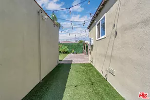 8823 S Wilton Pl, Los Angeles, CA 90047 - Photo 45