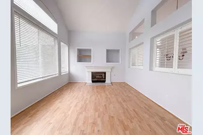 23608 Ashwood Pl, Valencia, CA 91354 - Photo 3
