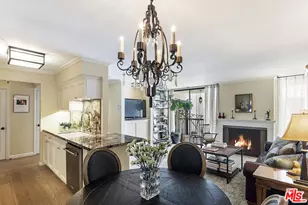 906 N Doheny Dr, West Hollywood, CA 90069 - Photo 13