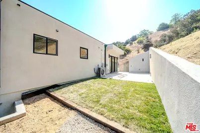 2882 El Roble Dr, Los Angeles, CA 90041 - Photo 37