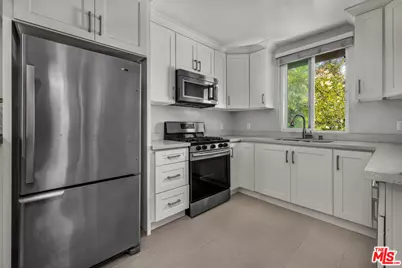 13000 Valleyheart Dr, Los Angeles, CA 91604 - Photo 13