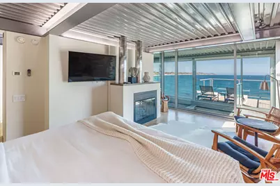 6525 Point Lechuza Dr, Malibu, CA 90265 - Photo 13