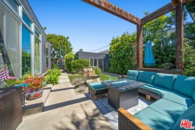 2817 Virginia Ave, Santa Monica, CA 90404 - Photo 29