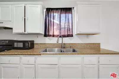 1208 E 74th St, Los Angeles, CA 90001 - Photo 9