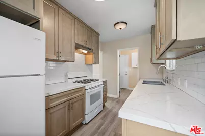 8914 Canby Ave, Los Angeles, CA 91325 - Photo 17
