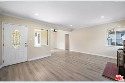 8914 Canby Ave, Los Angeles, CA 91325 - Photo 11