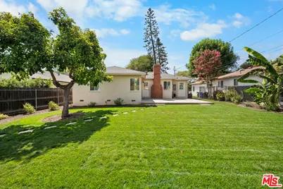 8914 Canby Ave, Los Angeles, CA 91325 - Photo 9