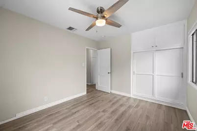 8914 Canby Ave, Los Angeles, CA 91325 - Photo 31