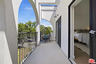 3926 S Ridgeley Dr, Los Angeles, CA 90008 - Photo 65