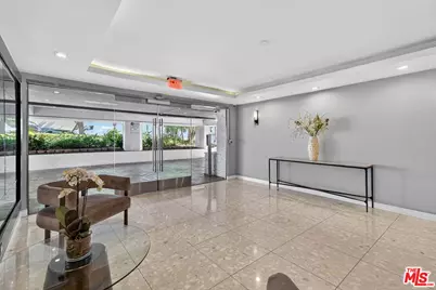 8530 Holloway Dr #303, West Hollywood, CA 90069 - Photo 15