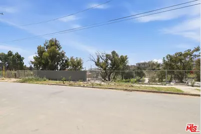 545 N Las Casas Ave, Los Angeles, CA 90272 - Photo 9