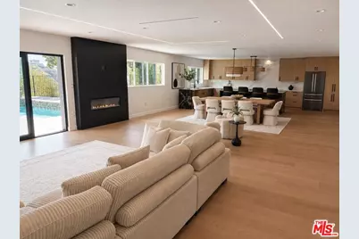2252 Gloaming Way, Los Angeles, CA 90210 - Photo 5