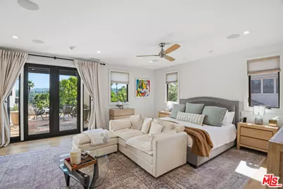 16820 Oak View Dr, Encino, CA 91436 - Photo 25