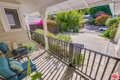 21447 Providencia St, Woodland Hills, CA 91364 - Photo 9