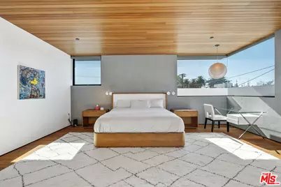 303 Windward Ave, Venice, CA 90291 - Photo 23