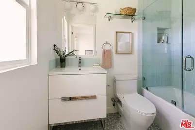 10346 Ilona Ave, Los Angeles, CA 90064 - Photo 23