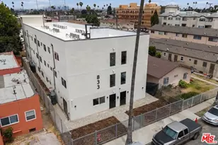 833 W 84th St, Los Angeles, CA 90044 - Photo 1