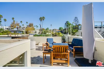 2222 6th St #B, Santa Monica, CA 90405 - Photo 19