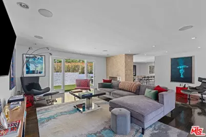 7561 Devista Dr, Los Angeles, CA 90046 - Photo 3