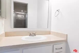 10747 Wilshire Blvd, Los Angeles, CA 90024 - Photo 23