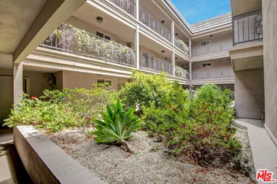 439 N Doheny Dr #204, Beverly Hills, CA 90210 - Photo 1