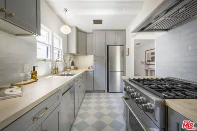 2948 S Norton Ave, Los Angeles, CA 90018 - Photo 17