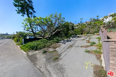 21443 Pacific Coast Hwy, Malibu, CA 90265 - Photo 11