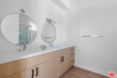 3688 Fredonia Dr, Los Angeles, CA 90068 - Photo 7