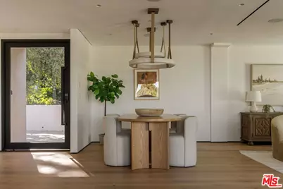8636 Edwin Dr, Los Angeles, CA 90046 - Photo 17