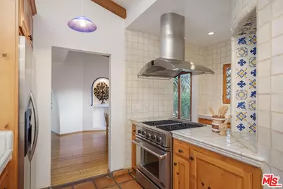 15012 Del Gado Dr, Sherman Oaks, CA 91403 - Photo 15