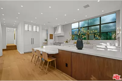 745 Sunset Ave, Venice, CA 90291 - Photo 11