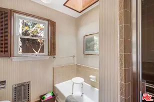 376 N Bonhill Rd, Los Angeles, CA 90049 - Photo 19