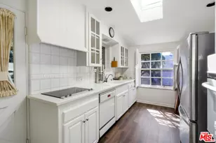 376 N Bonhill Rd, Los Angeles, CA 90049 - Photo 11