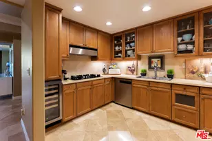 10795 Wilshire Blvd, Los Angeles, CA 90024 - Photo 17