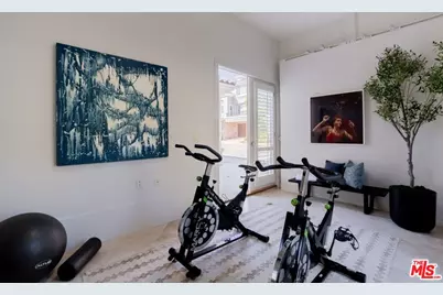 16610 Calle Brittany, Los Angeles, CA 90272 - Photo 29