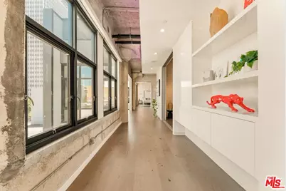 330 W 11th St #401 & 402, Los Angeles, CA 90015 - Photo 13