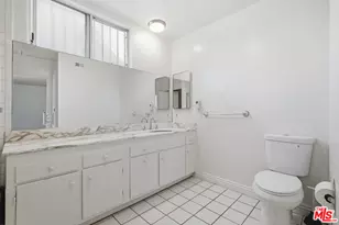 837 S Windsor Blvd, Los Angeles, CA 90005 - Photo 11