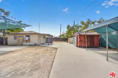 807 Shalimar Dr, Bakersfield, CA 93306 - Photo 31