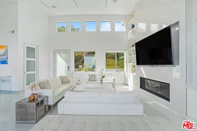 28405 Via Acero St, Malibu, CA 90265 - Photo 11
