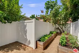 15905 Enadia Way, Los Angeles, CA 91406 - Photo 27