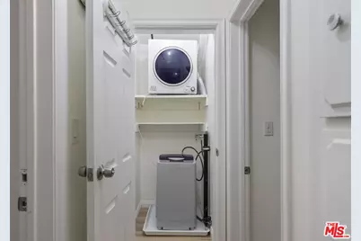 4255 W 5th St #209, Los Angeles, CA 90020 - Photo 17