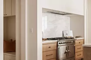 11621 Hesby St, Valley Village, CA 91601 - Photo 5