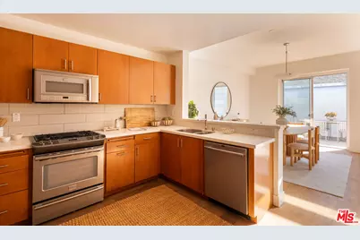 13337 Beach Ave #108, Los Angeles, CA 90292 - Photo 13