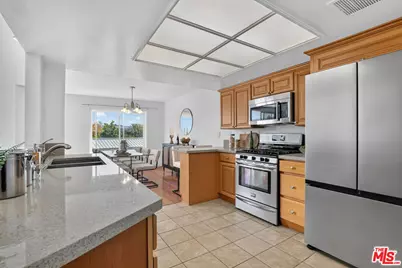 2677 Centinela Ave #401, Santa Monica, CA 90405 - Photo 11